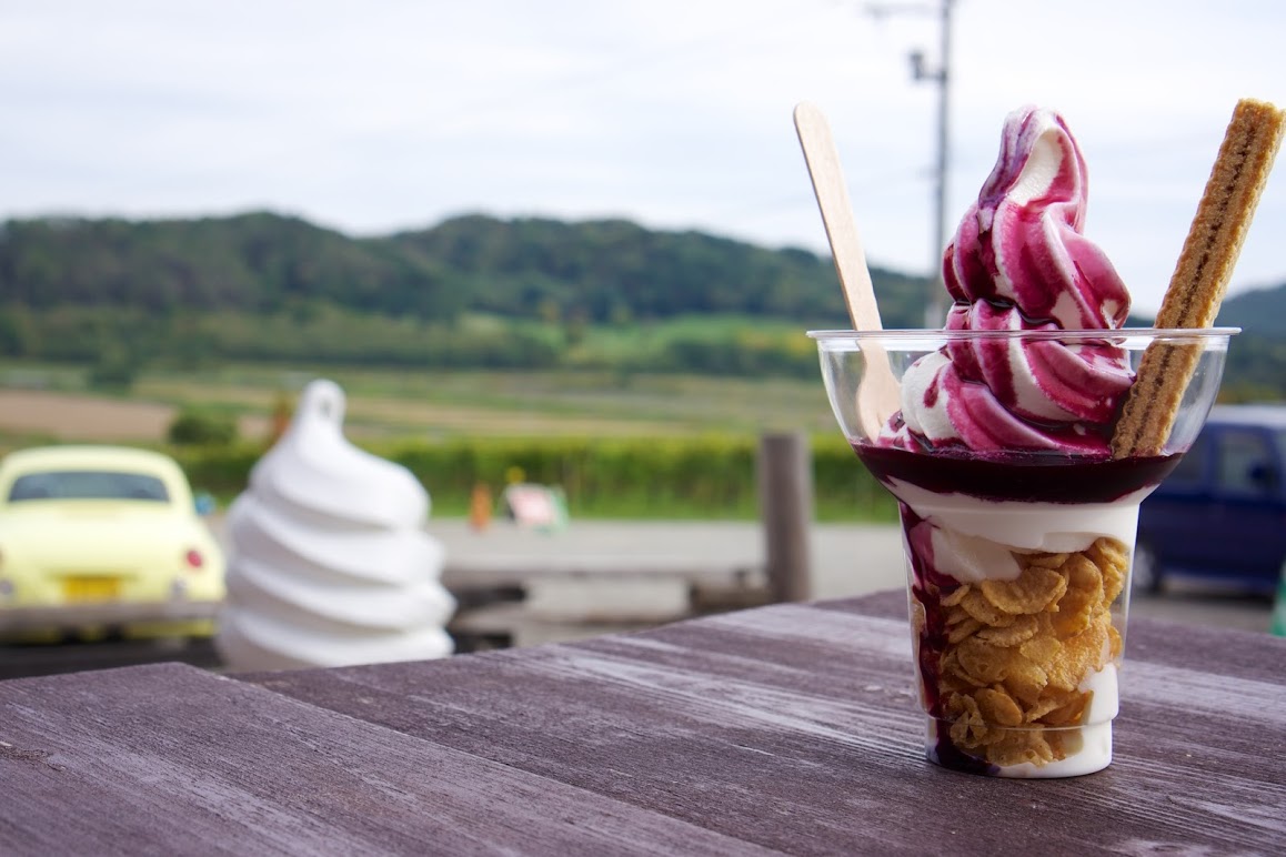 赤ぶどうソフトクリーム＠宝水ワイナリー
