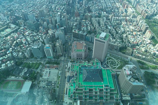 台北の街を望む(台北101より)