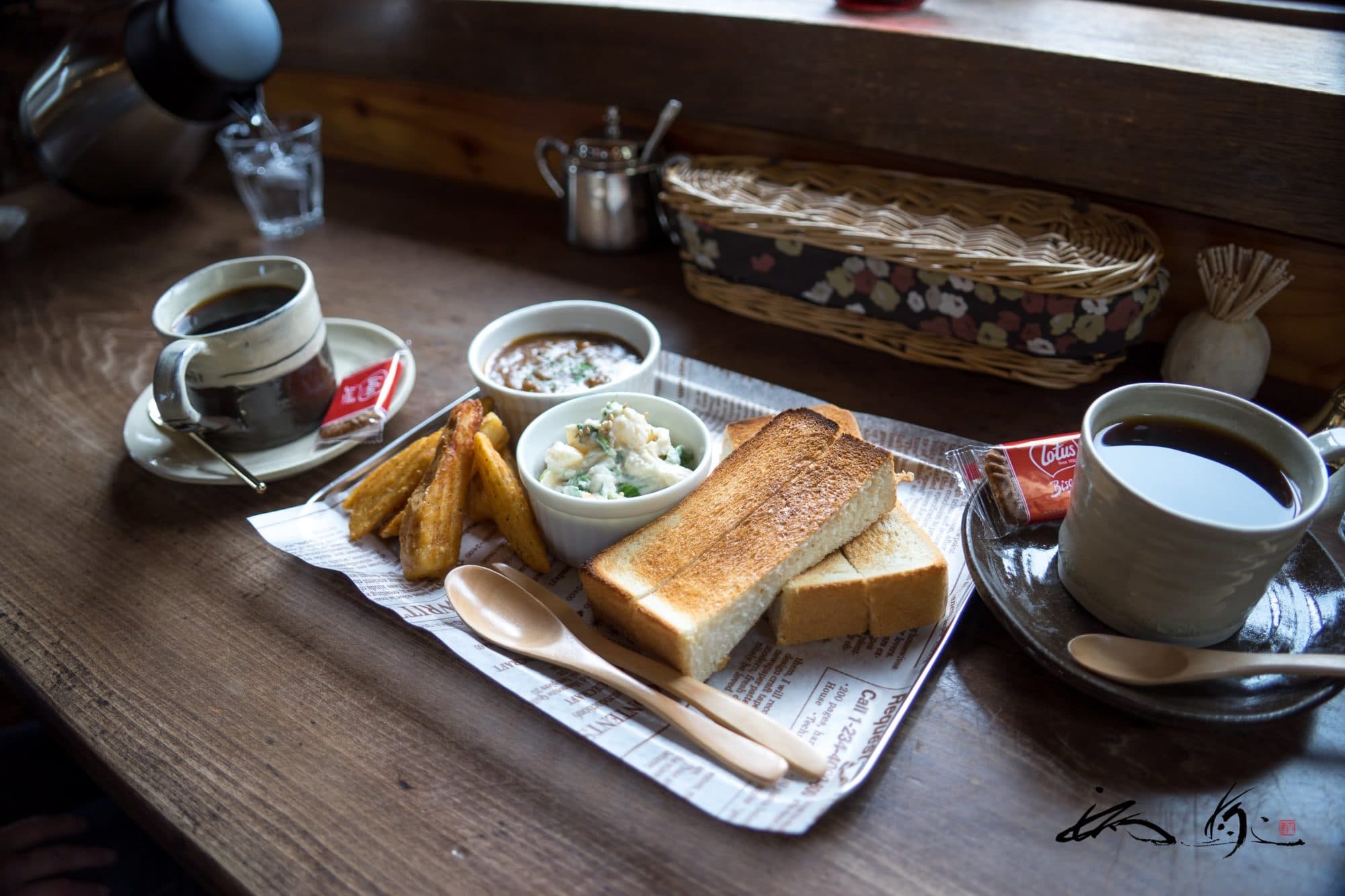 三国峠カフェ（café・三国峠休憩所・上士幌町）で自家焙煎ハンドドリップコーヒーを味わう