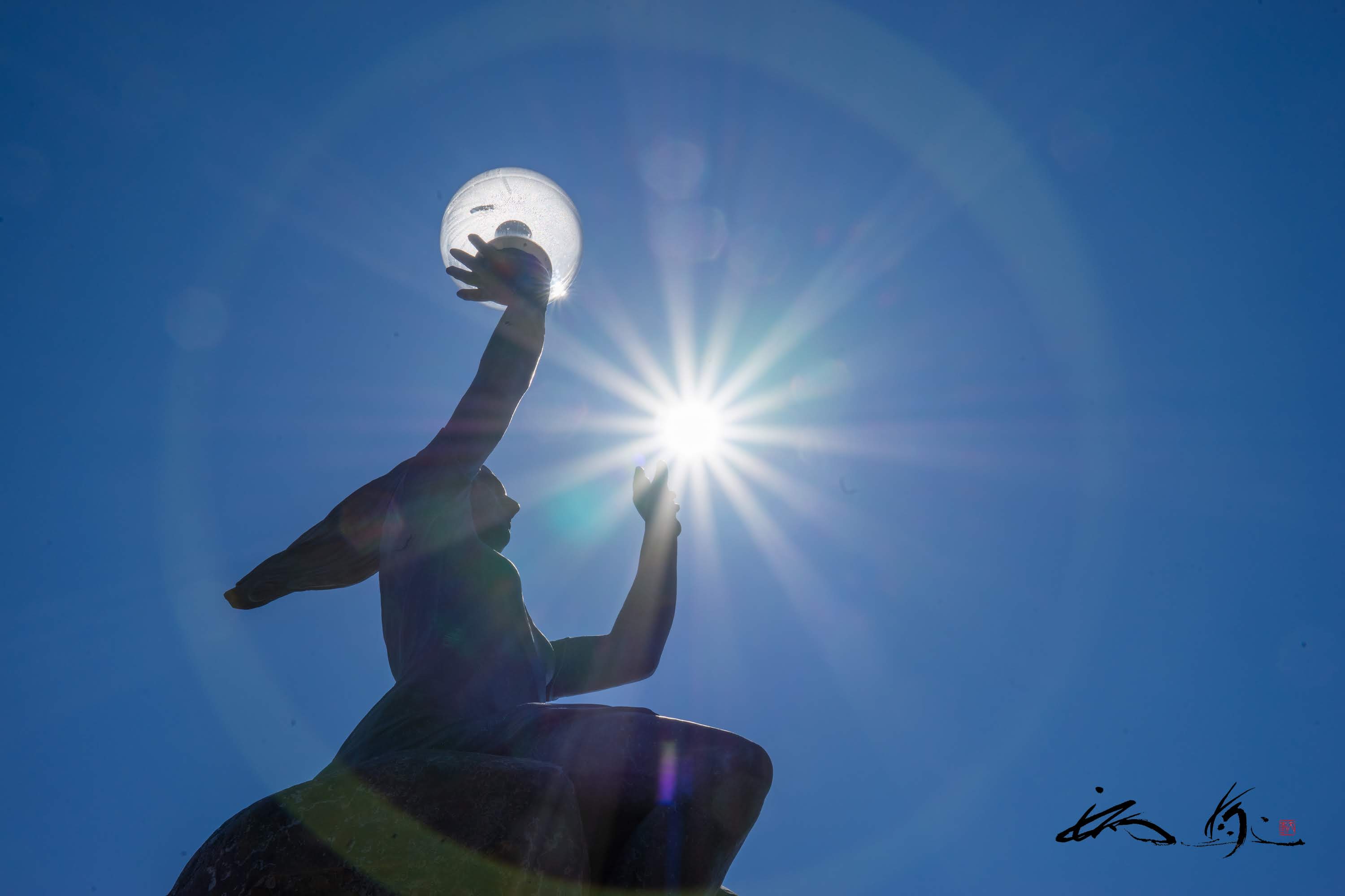 波灯の女（はとうのひと・留萌市）灯台の神秘な輝き