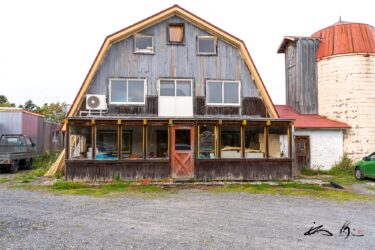 チーズ工房アドナイ（興部町）チーズを買いソフトクリームを味わう