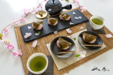 春の香りを味わう桜餅（大黒屋菓子舗・妹背牛町）